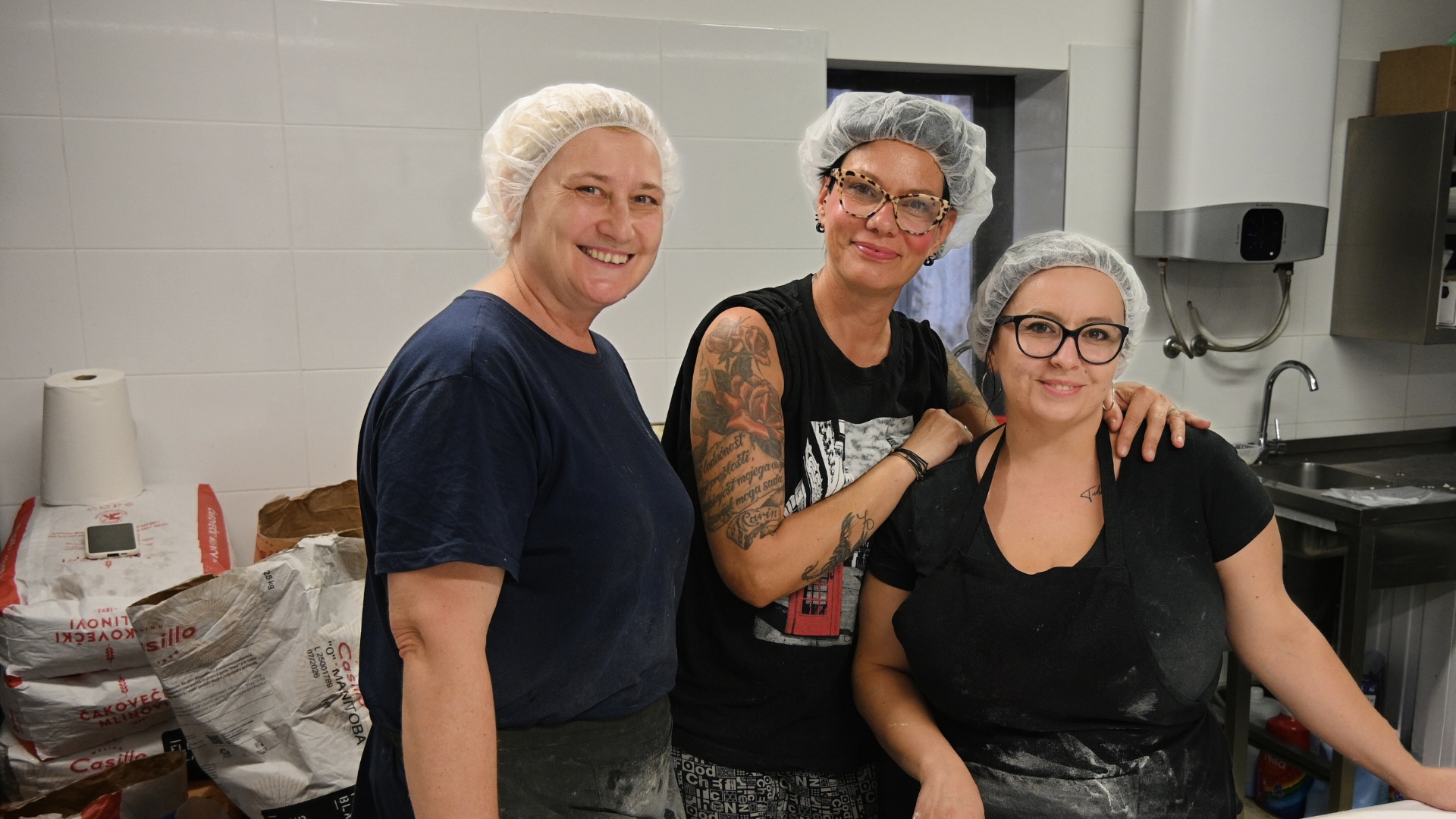 Majstorice štrukli: Višnja, Martina i Kristina